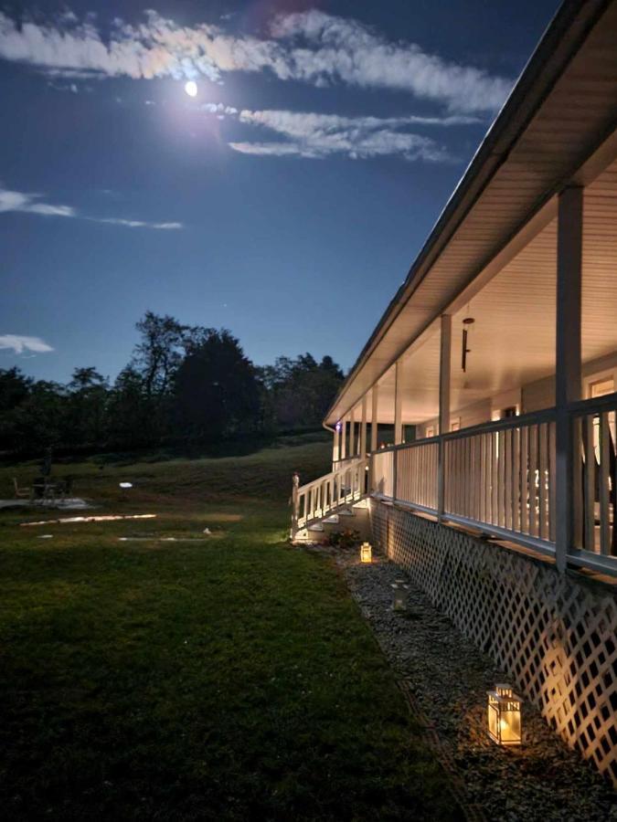 Moonlight Manor Bed & Breakfast Floyd Ngoại thất bức ảnh