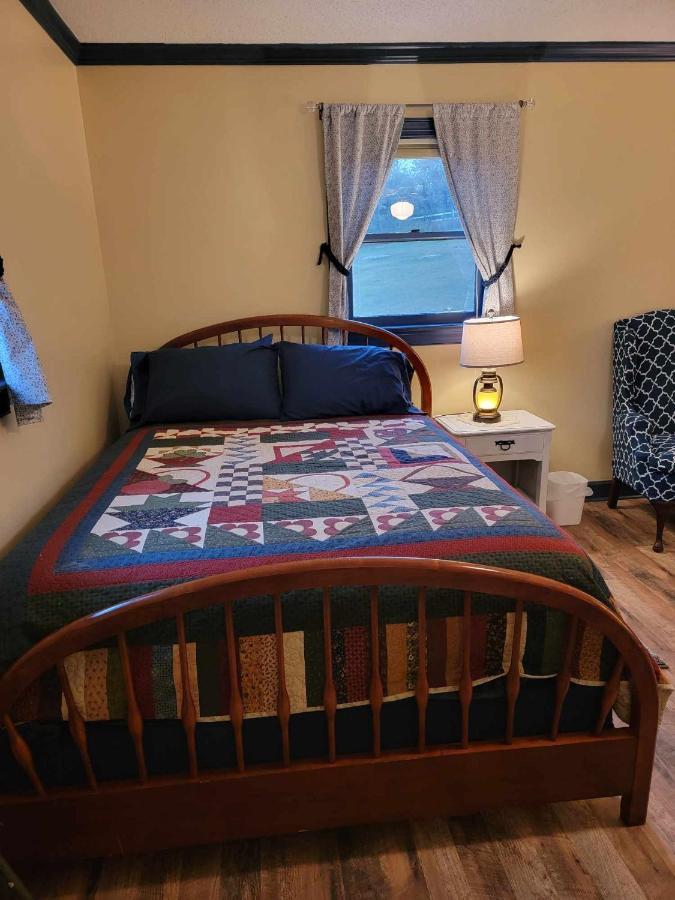 Moonlight Manor Bed & Breakfast Floyd Ngoại thất bức ảnh