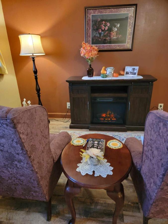 Moonlight Manor Bed & Breakfast Floyd Ngoại thất bức ảnh