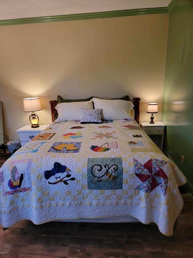 Moonlight Manor Bed & Breakfast Floyd Ngoại thất bức ảnh